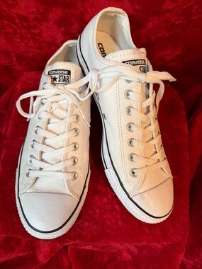 NWOT Chuck Taylor All Star Converse White Leather Sneakers Men 9 Wo 11